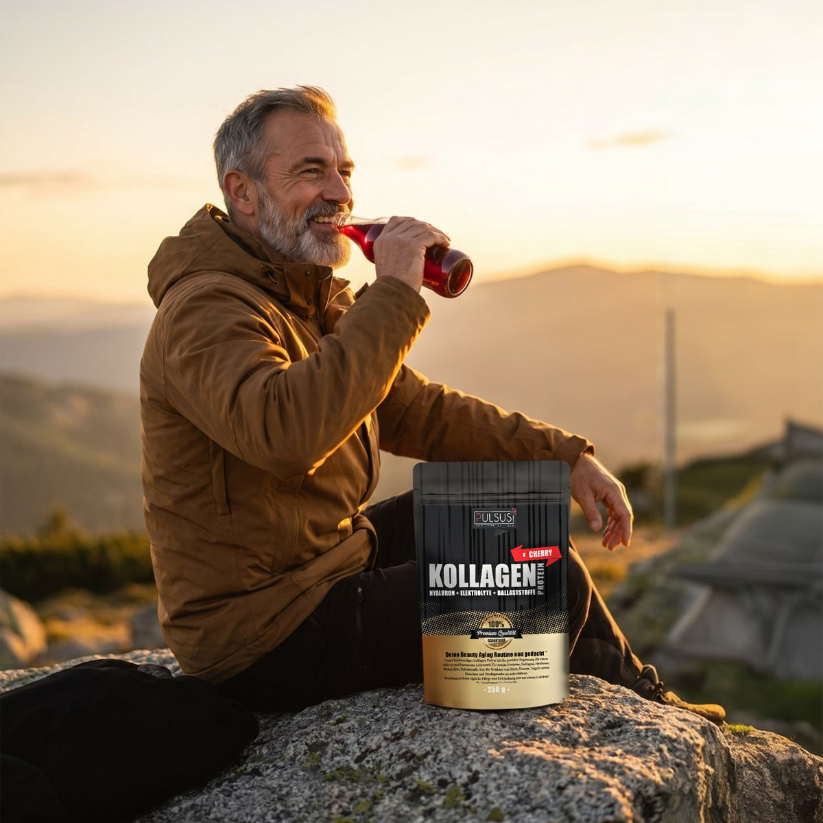 Mann beim Wandern mit PULSUS FIT Kollagen Drink Men Edition