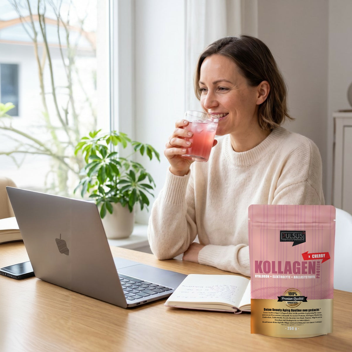 Frau im Homeoffice mit PULSUS FIT Kollagen Drink Women Edition