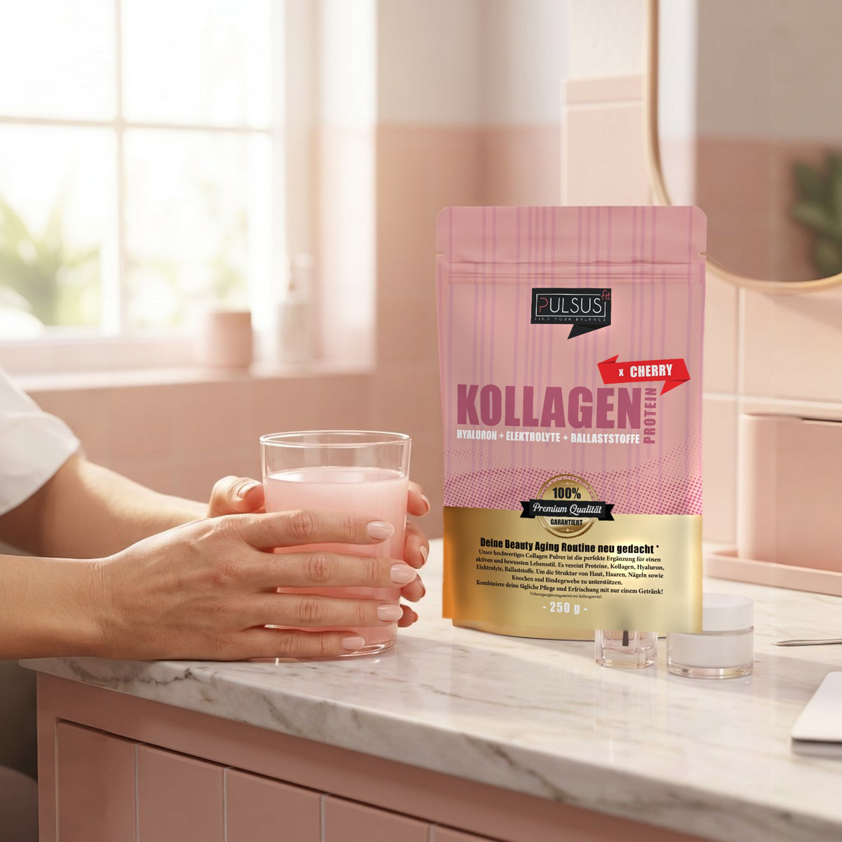 Haende mit Glas und PULSUS FIT Kollagen Drink Women Edition